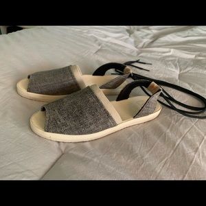 Reef woman’s tie up sandals